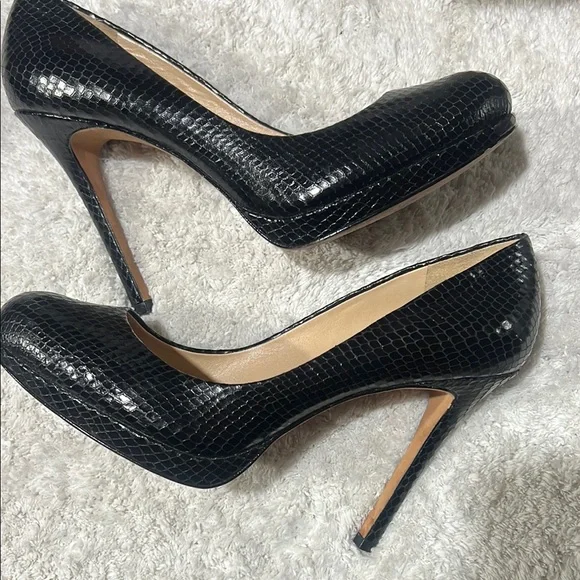 Ann Taylor Black Textured Heels with Stiletto - Picture 1 of 1
